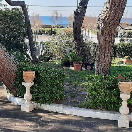 Appartamento In Villa Valentini, Fronte Mare, Giardino E Parcheggio Privato, Wifi, Dotato Di Tutti I Confort, Nel Golfo Di Gaeta Minturno Kültér fotó