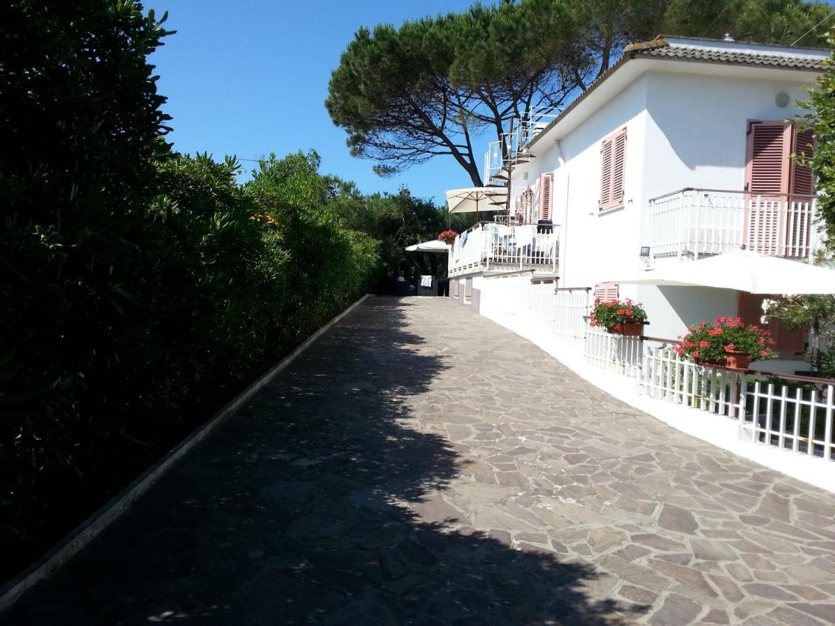 Appartamento In Villa Valentini, Fronte Mare, Giardino E Parcheggio Privato, Wifi, Dotato Di Tutti I Confort, Nel Golfo Di Gaeta Minturno Kültér fotó