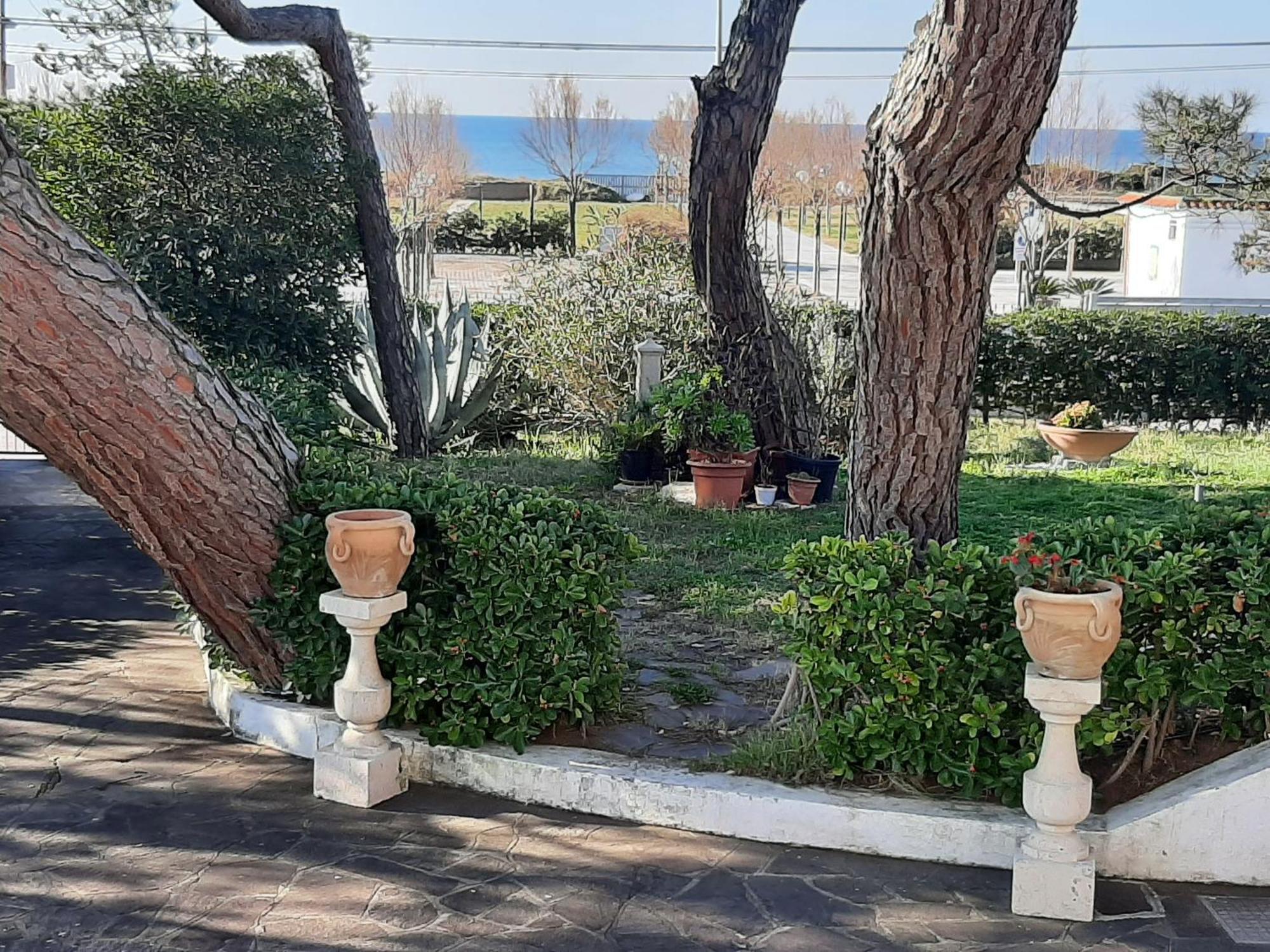 Appartamento In Villa Valentini, Fronte Mare, Giardino E Parcheggio Privato, Wifi, Dotato Di Tutti I Confort, Nel Golfo Di Gaeta Minturno Kültér fotó