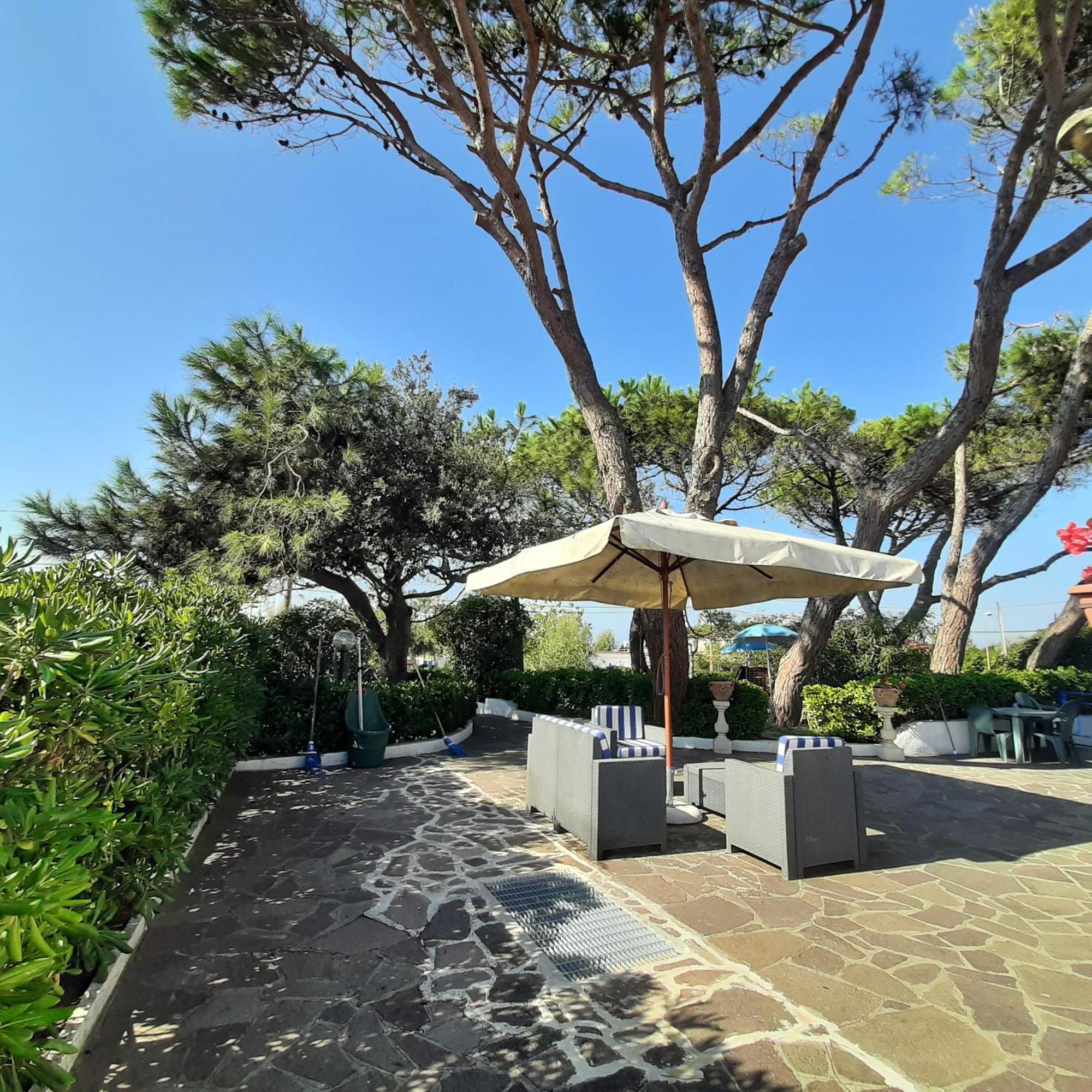 Appartamento In Villa Valentini, Fronte Mare, Giardino E Parcheggio Privato, Wifi, Dotato Di Tutti I Confort, Nel Golfo Di Gaeta Minturno Kültér fotó