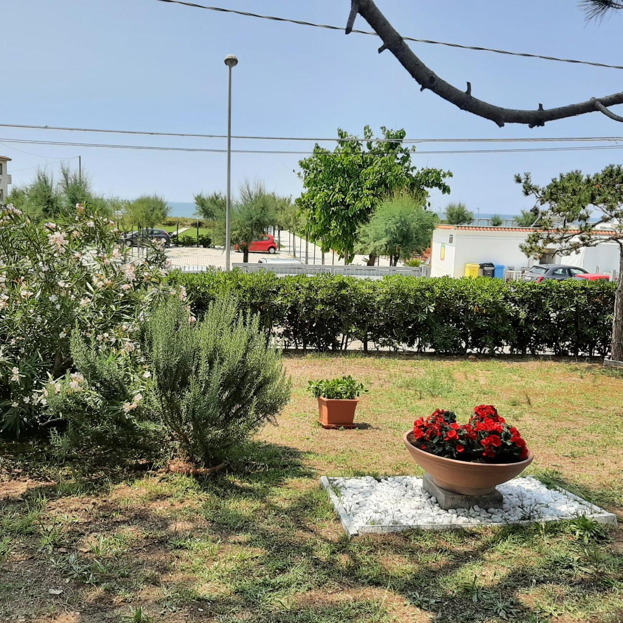 Appartamento In Villa Valentini, Fronte Mare, Giardino E Parcheggio Privato, Wifi, Dotato Di Tutti I Confort, Nel Golfo Di Gaeta Minturno Kültér fotó